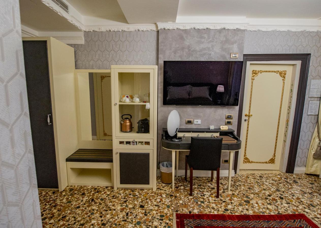 Ego' Boutique Hotel - The Silk Road Venice Exterior photo
